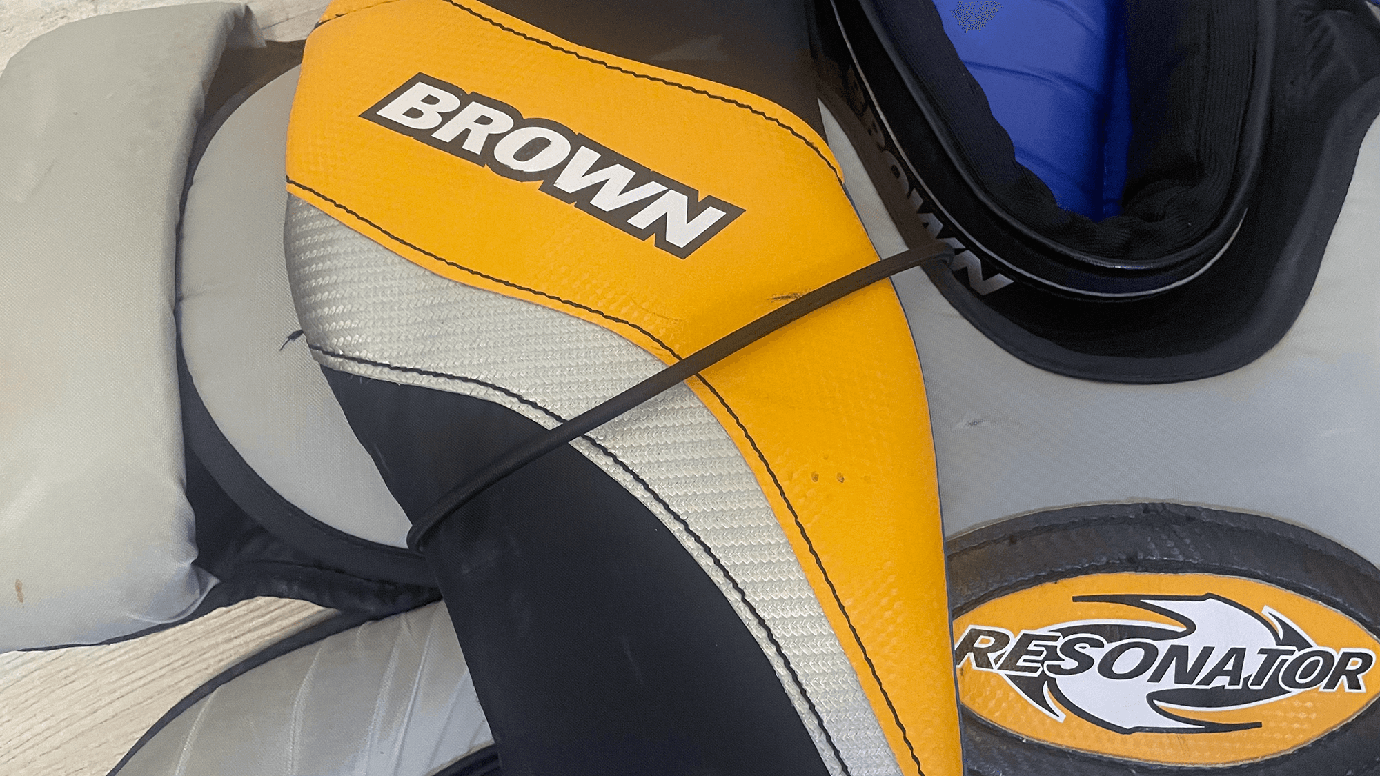 How to revive old shoulder wings