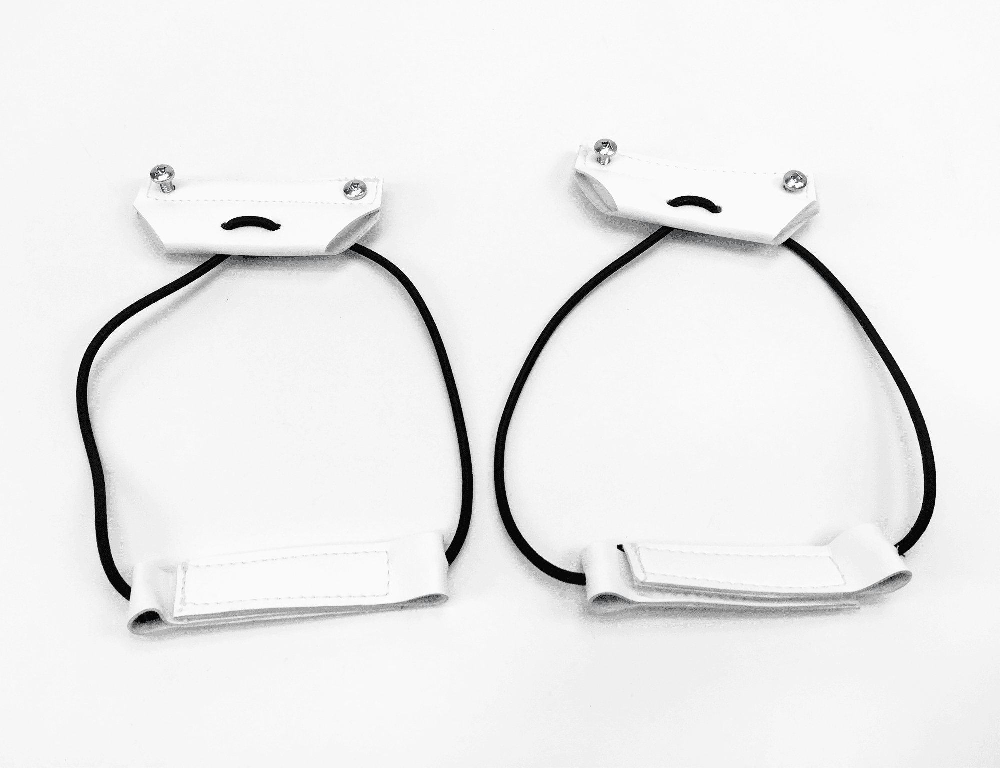 White bungee toe assembly