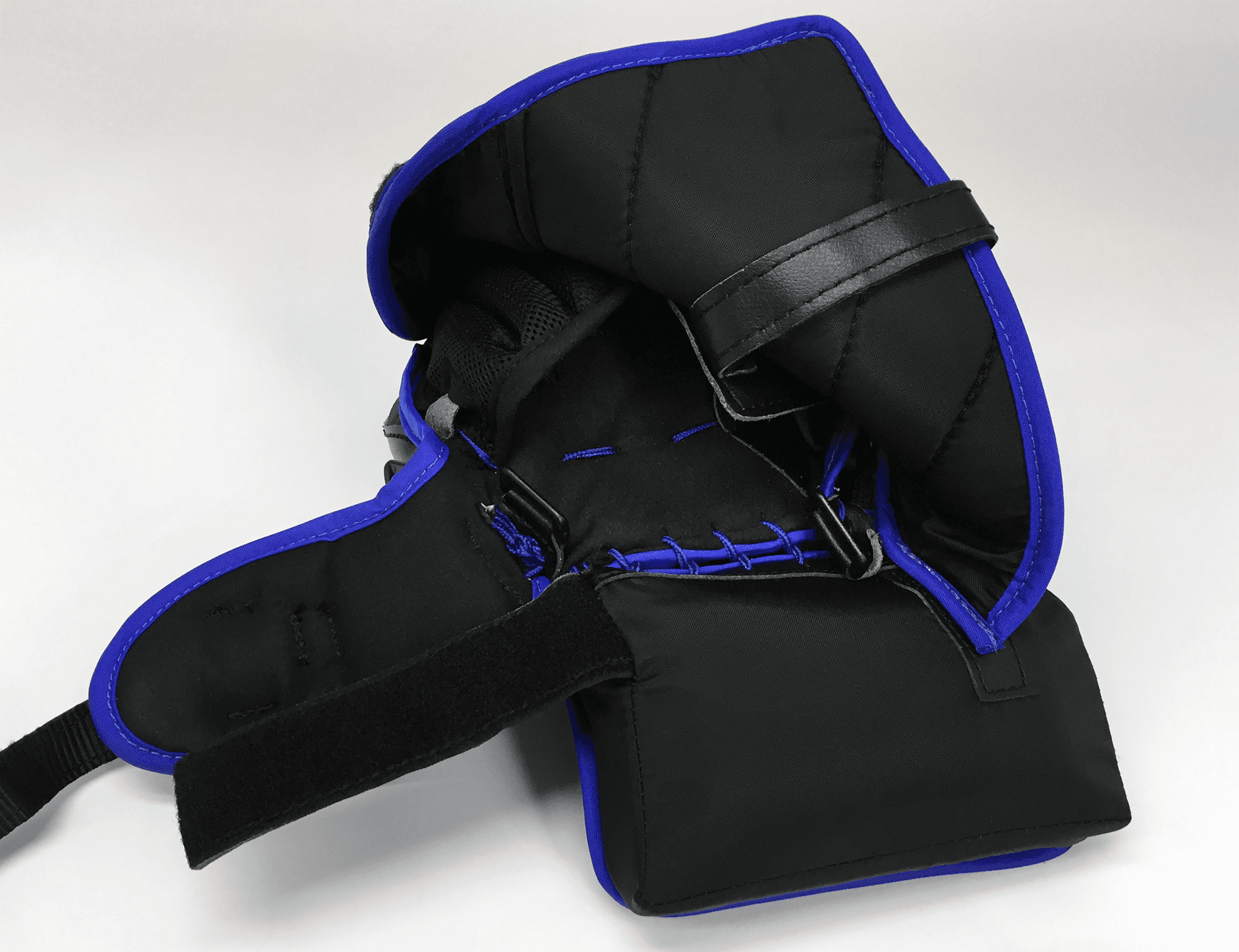 1800 catch glove interior