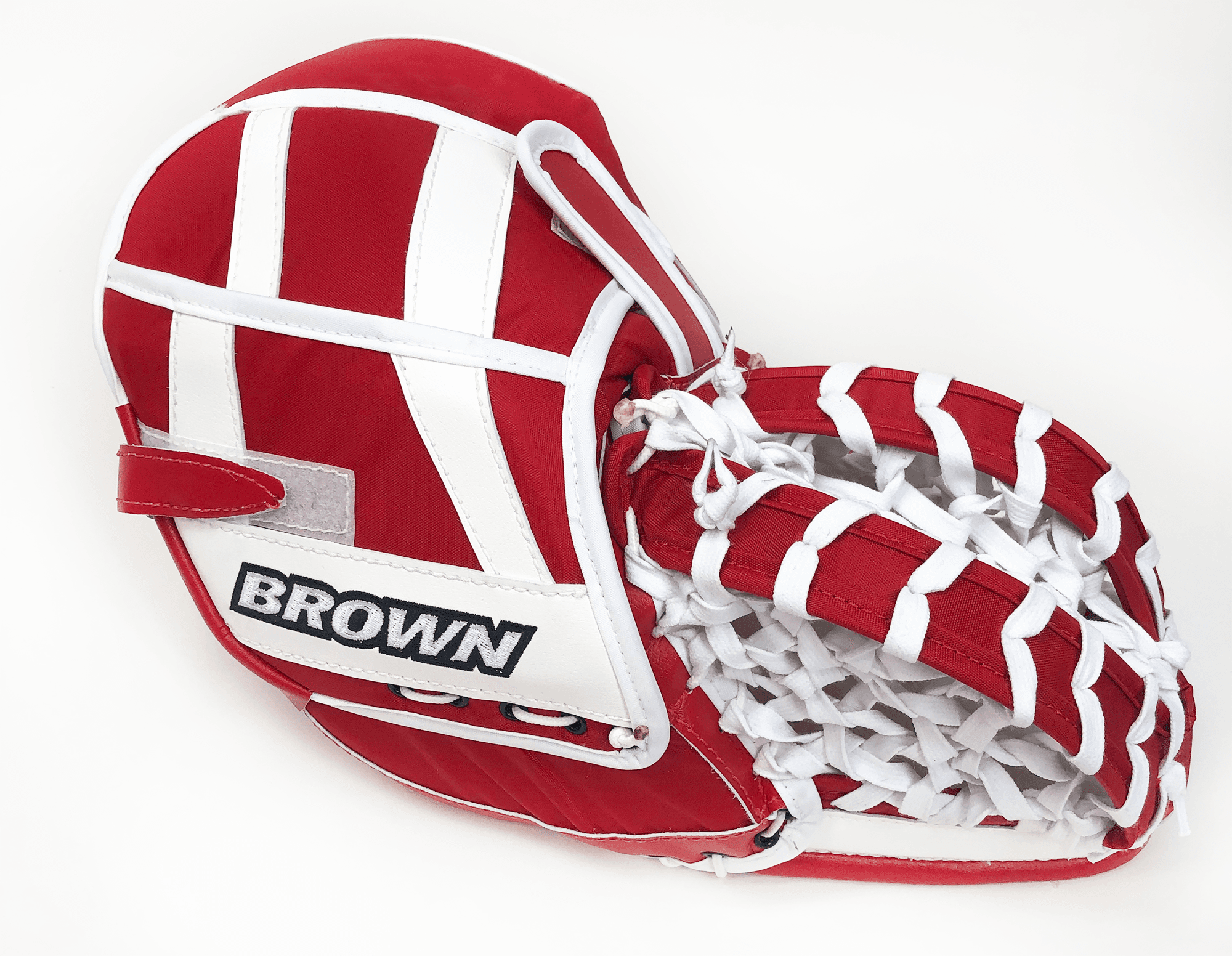 Rear fingers of 2500 catch glove in red and white