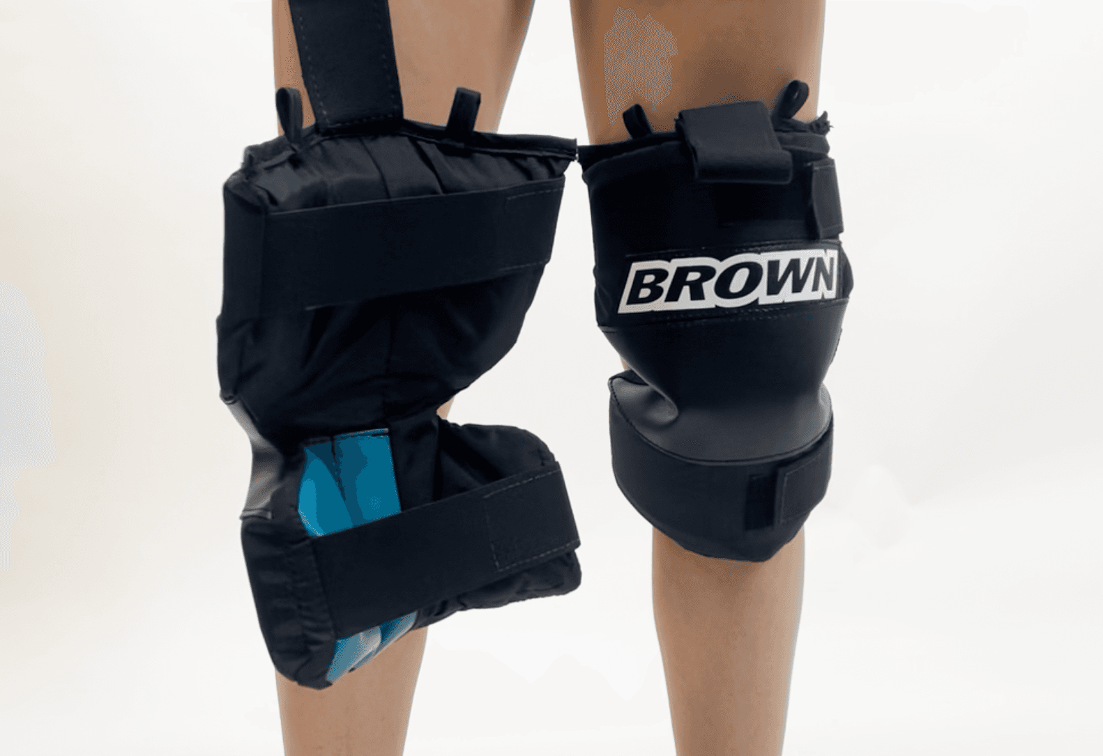 2500 knee pads on legs